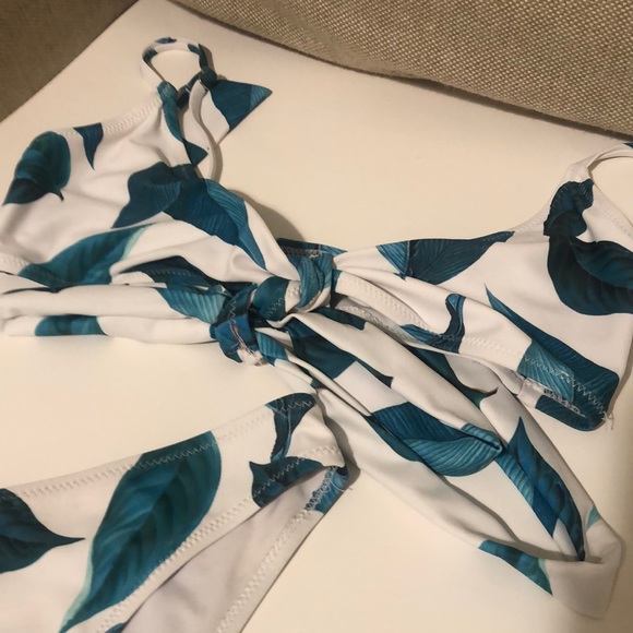 Two Piece/Bikini Swimsuit - Picture 4 of 4